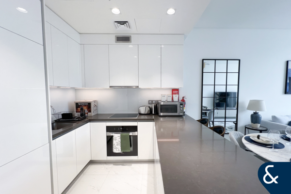 Luxurious | Crystal Lagoon Views | Furnished